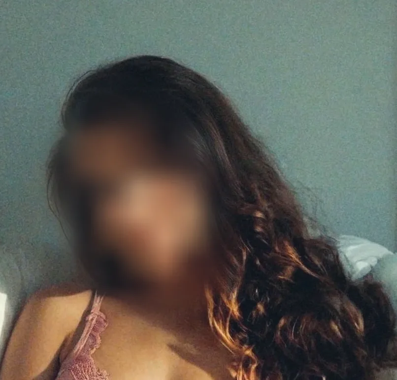 Christina, 25