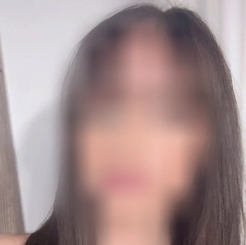 Fiona, 23