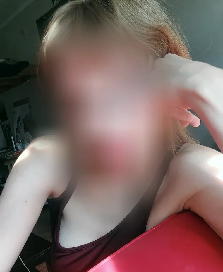 Katrin, 19