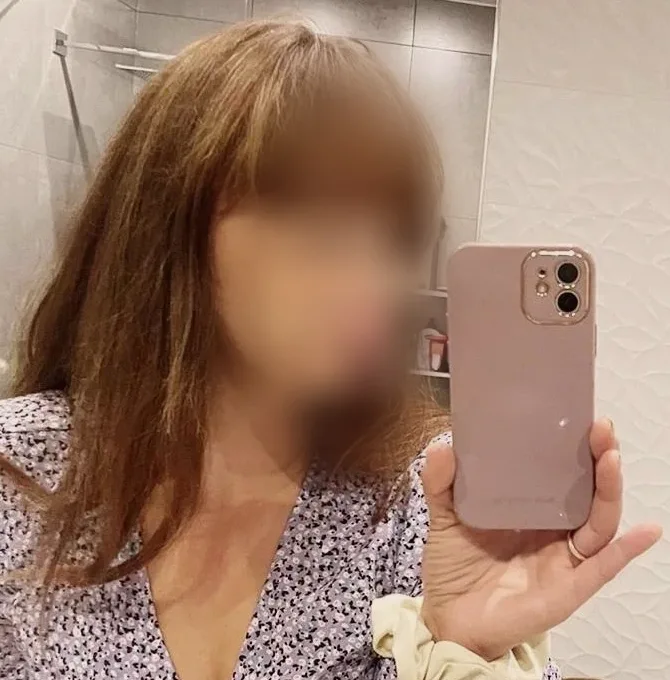 Nora, 34