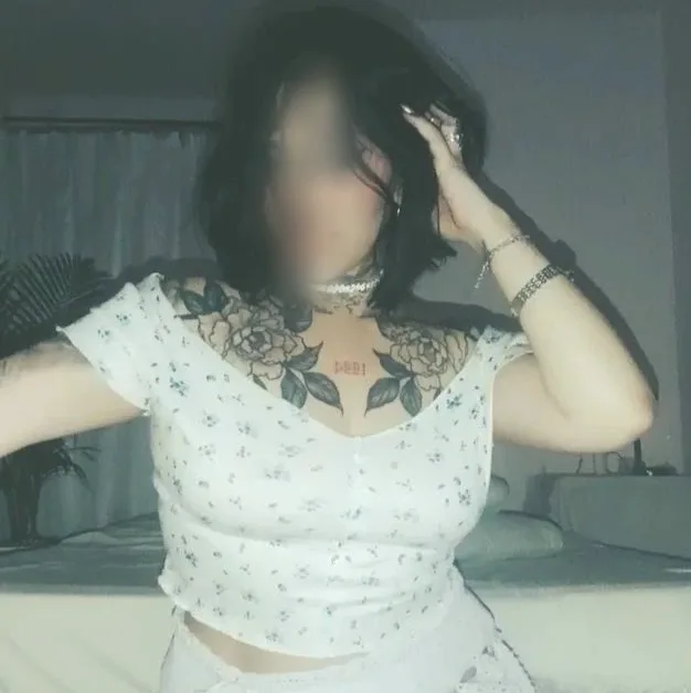 Pauline, 28