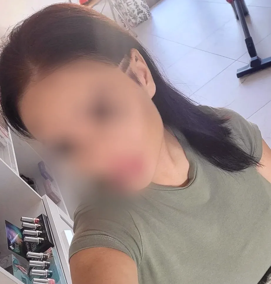 Stefanie, 29