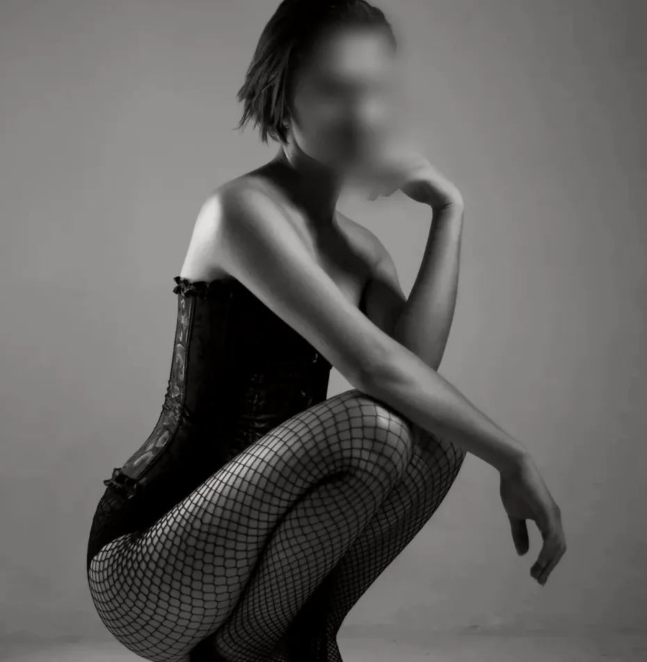Zeynep, 20